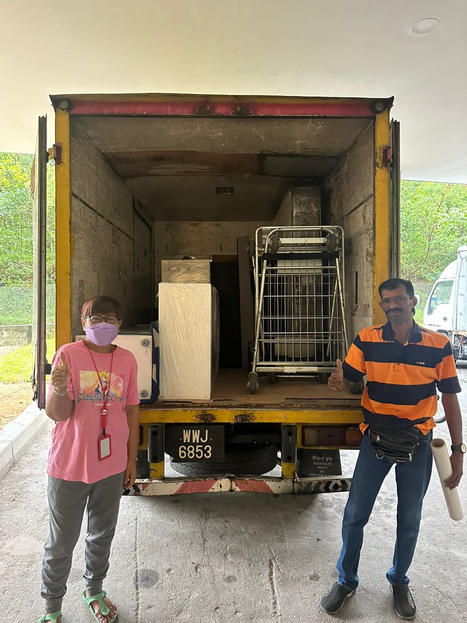 Dengan customer sewa lori pindah rumah di seri kembangan